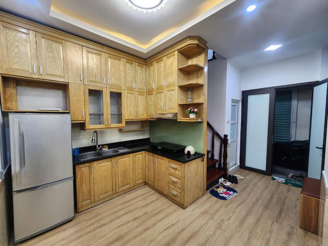 Bán nhà ngõ Thịnh Hào 3, một bước ra phố : DT 22m, giá 5tỷ1